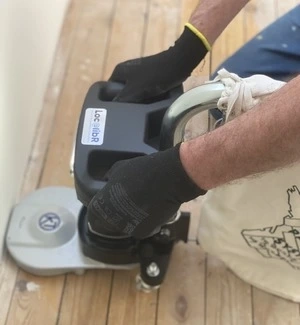 Bordureuse à parquet