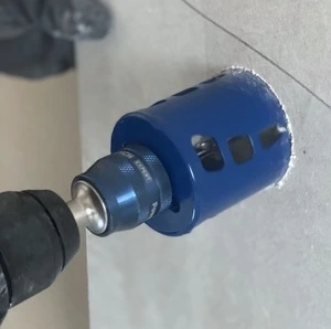 Perceuse et scies trépans